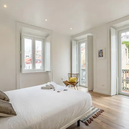 Konukevi The Color 3*