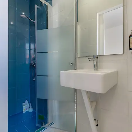 The Color Pensión 3*