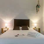 بيت ضيافة The Color